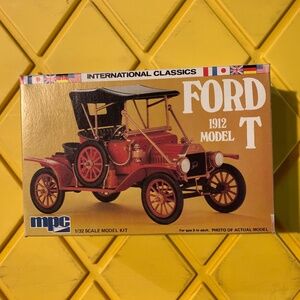 MPC Ford 1912 Model T Intl Classics 1/32 Scale 2-1017 Model Car Kit  from 1958